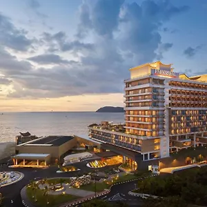 Отель Parkroyal Langkawi, Пантай-Сенанг